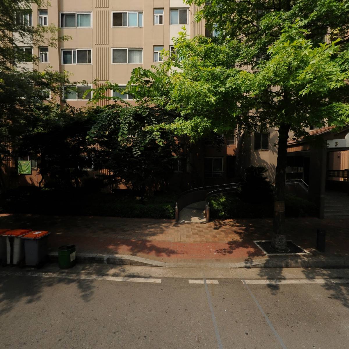 드레스다운데이