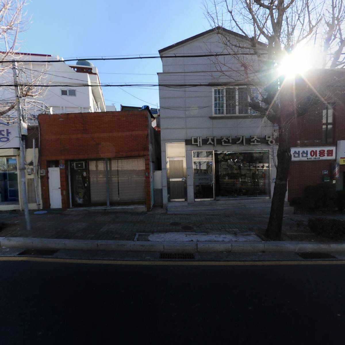 대지전기조명