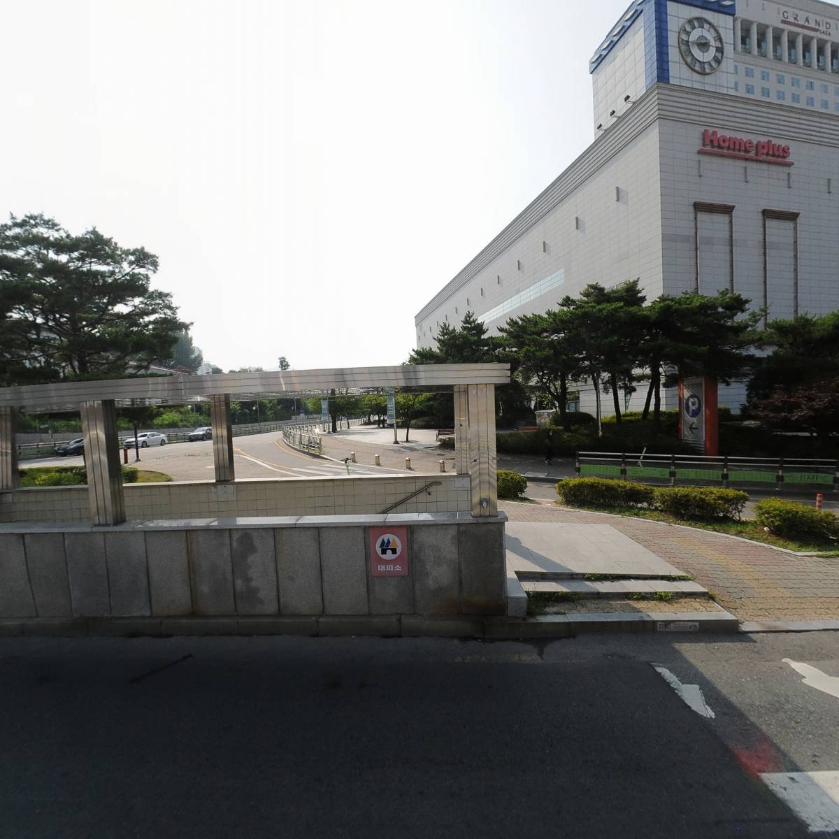 율량칼라현상소
