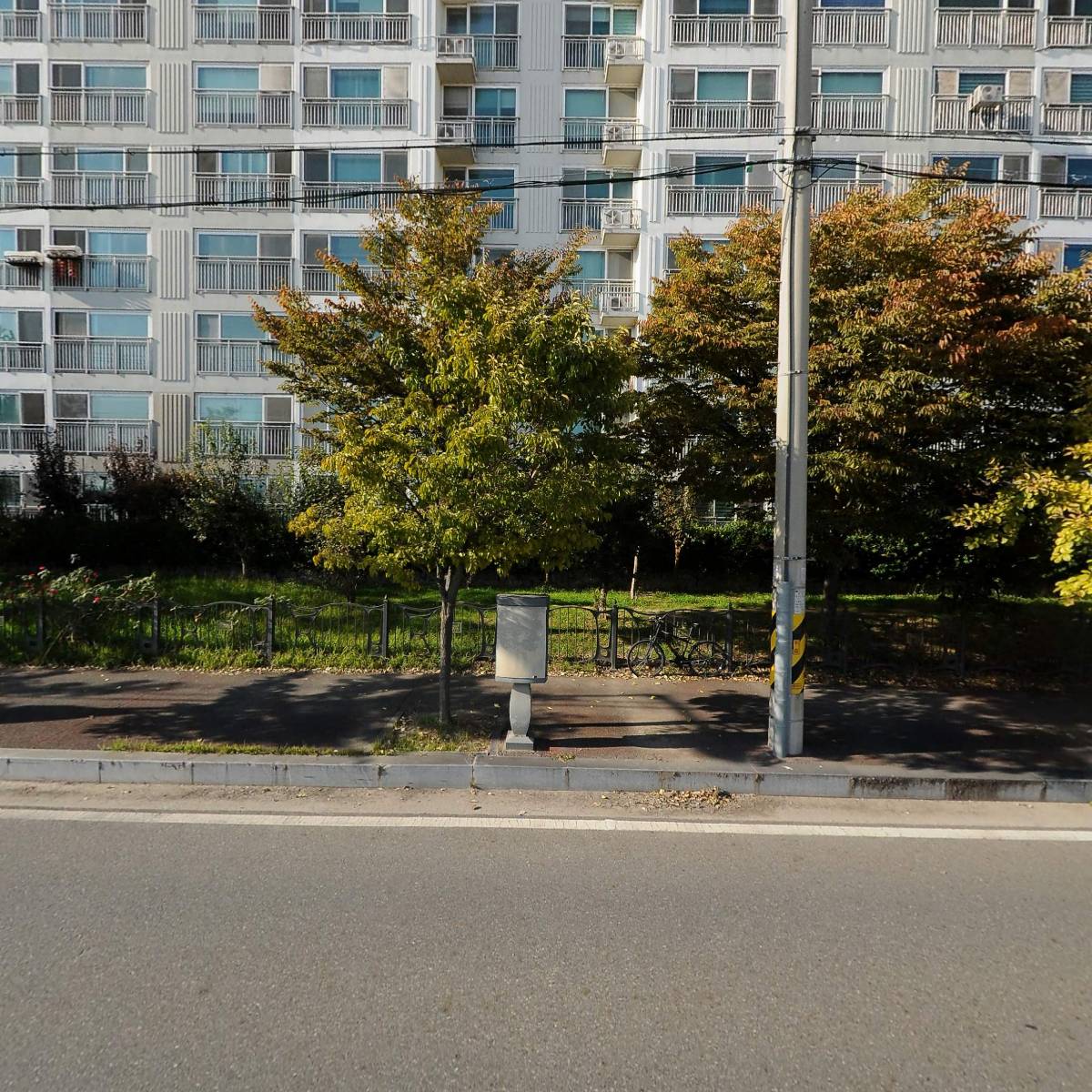 유니르