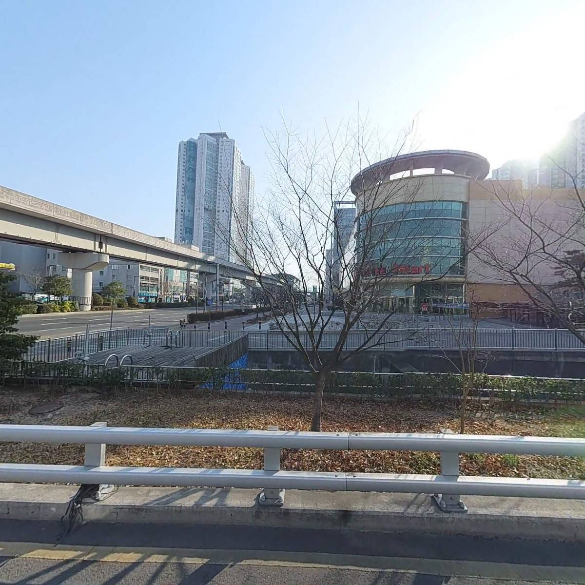 (주)시몬스 갤러리 부산김해점_3