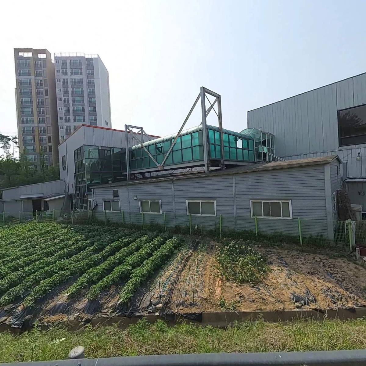 (주)쎄미런