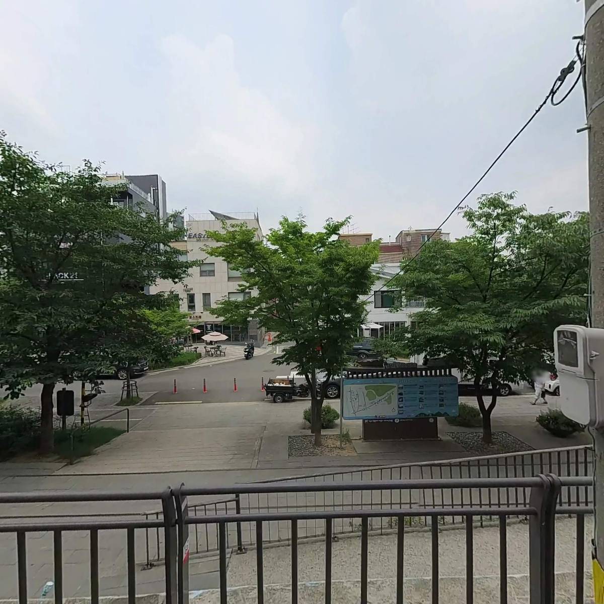 비스킷플로어