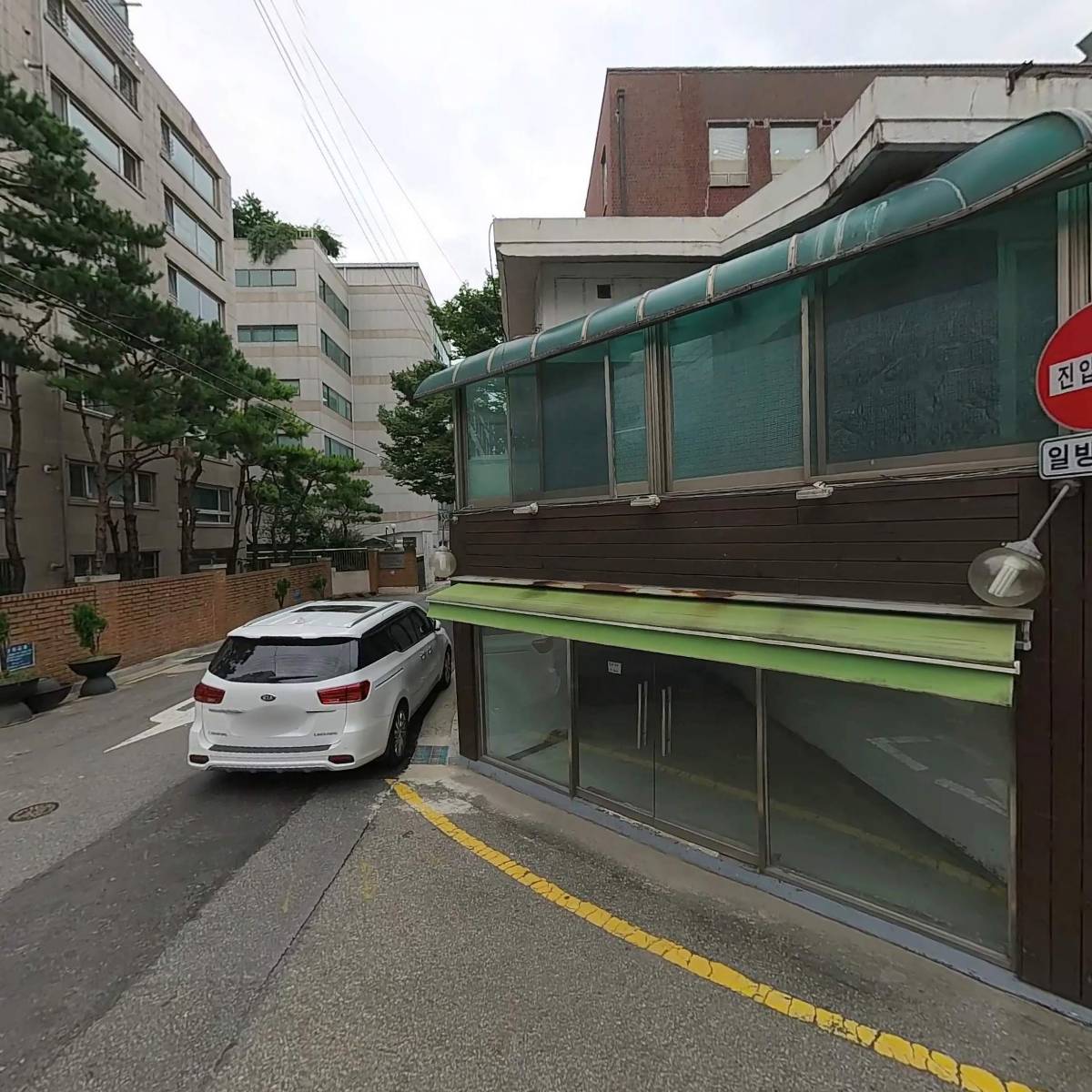 글루글루 (GLUU GLUU)