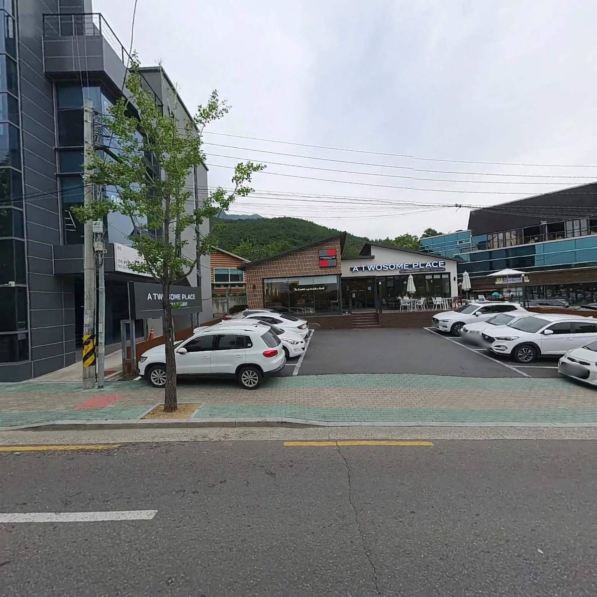 투썸플레이스 월광수변공원점_3