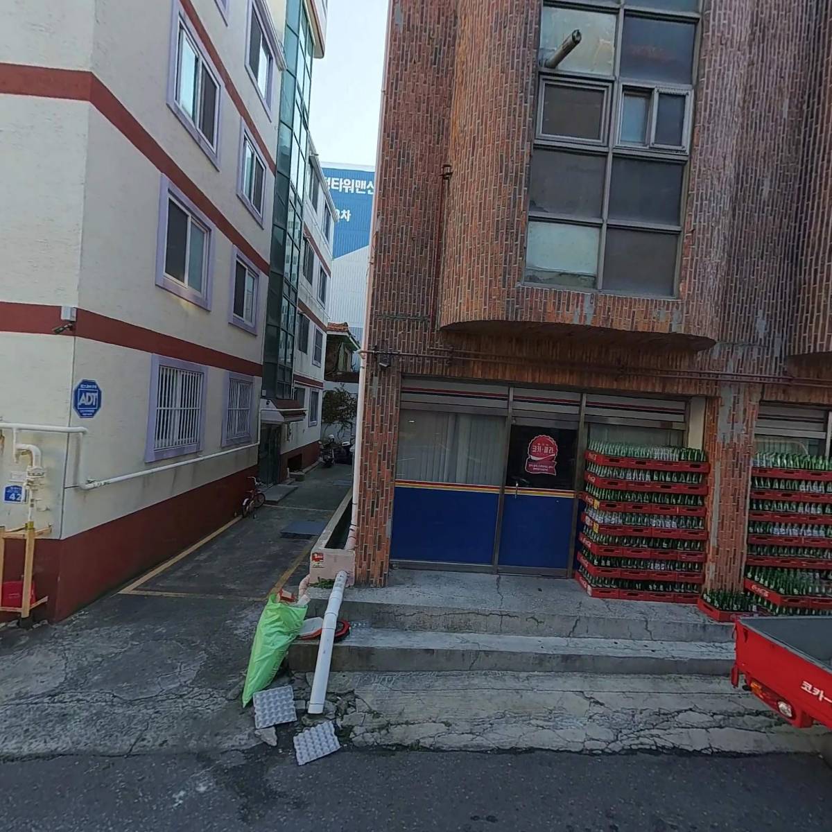 네네치킨&봉구스밥버거 이스턴화정점_3