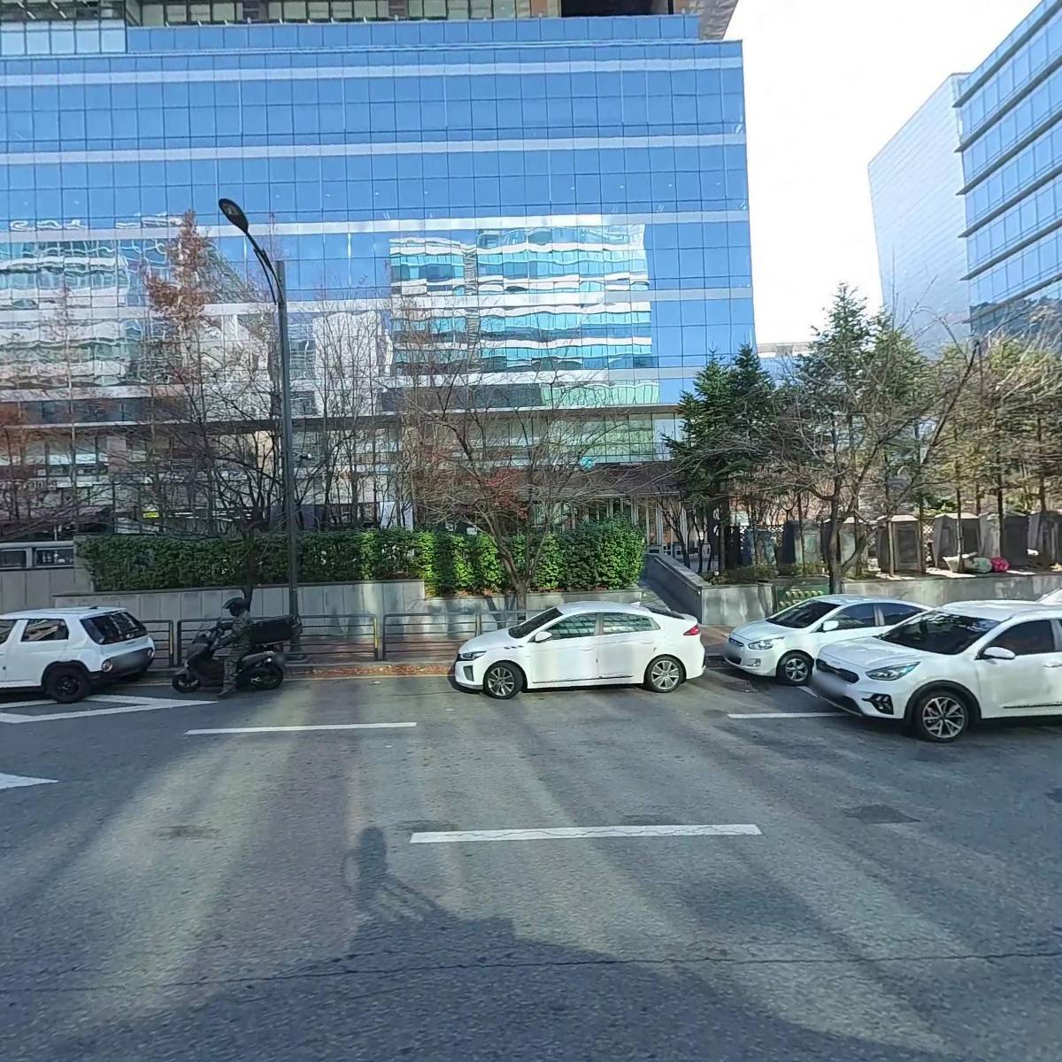 주식회사 유라코퍼레이션_3