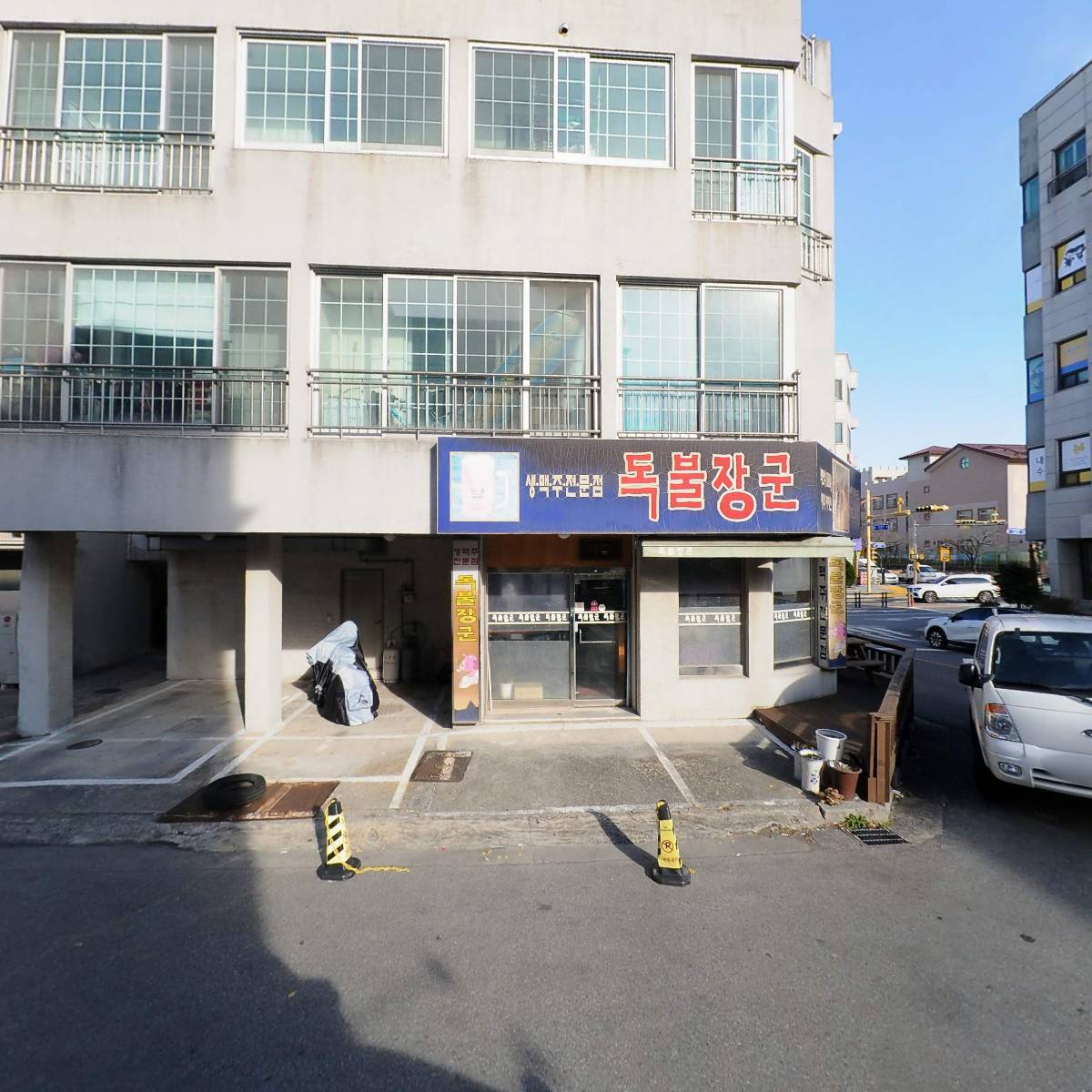 흑돼지삼백식당교동점_3