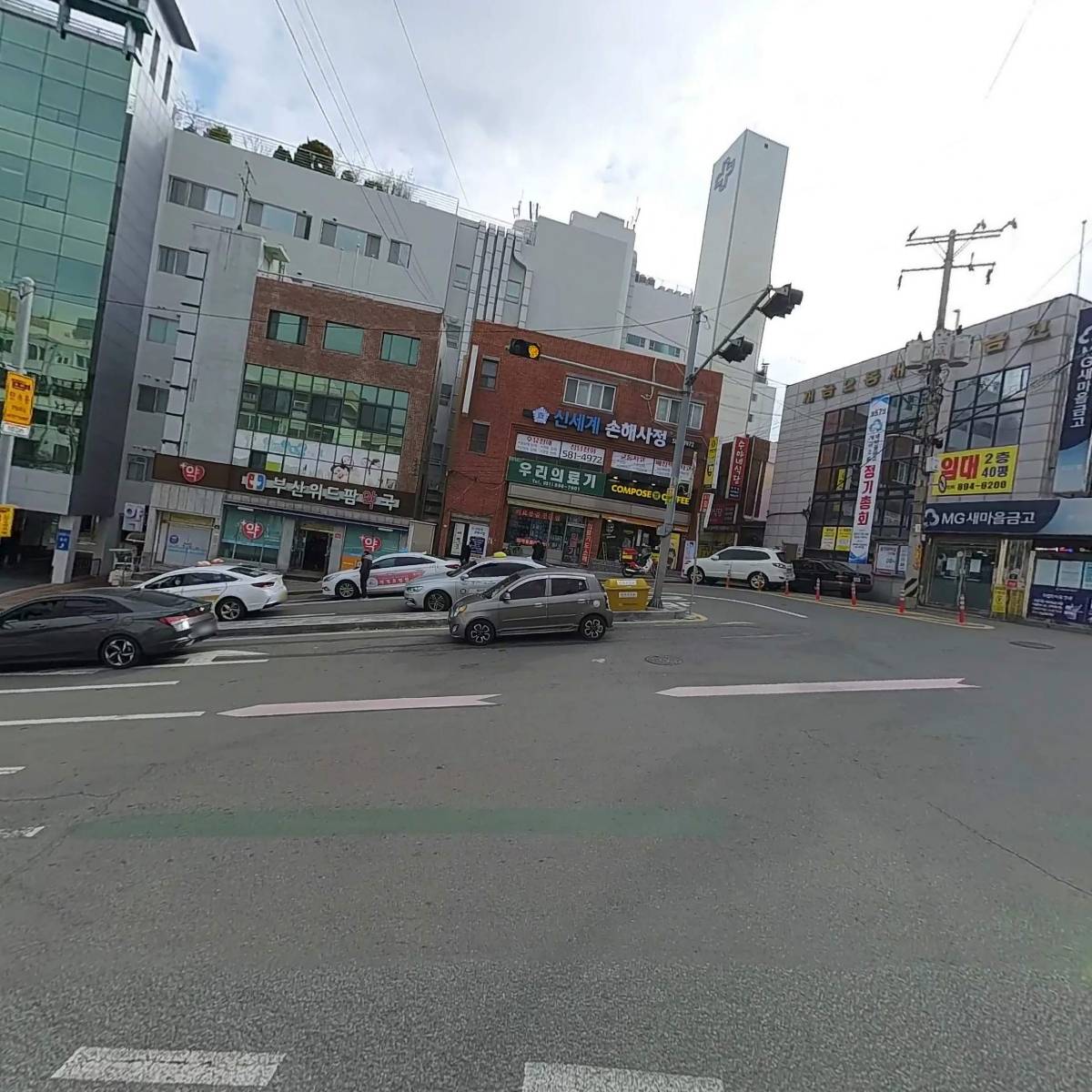 컴포즈커피 개금백병원점_3