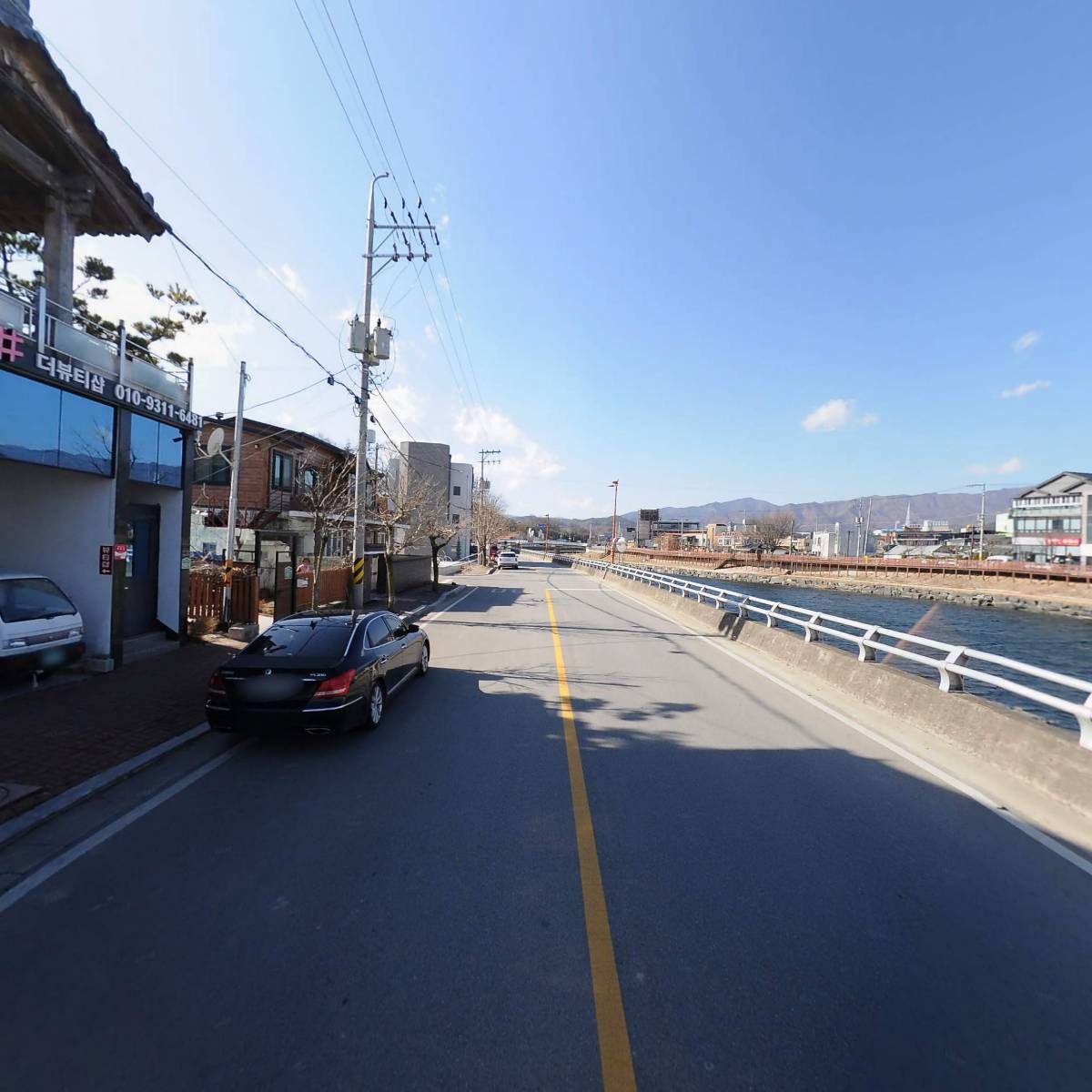 풀밭에 누운 돼지_2