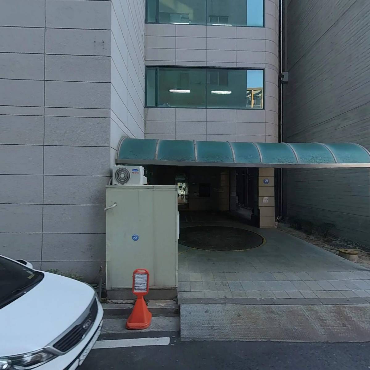 유한회사 와이오비_3