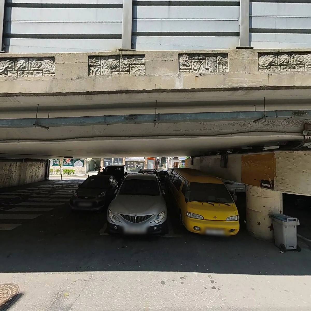 용궁해물칼국수족발_3