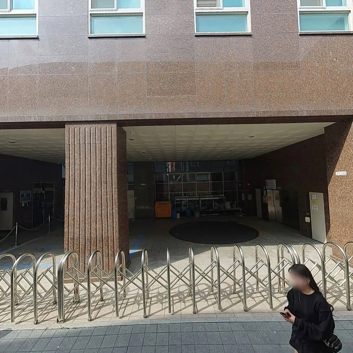 주식회사 씨앤에이레지던스(지점)