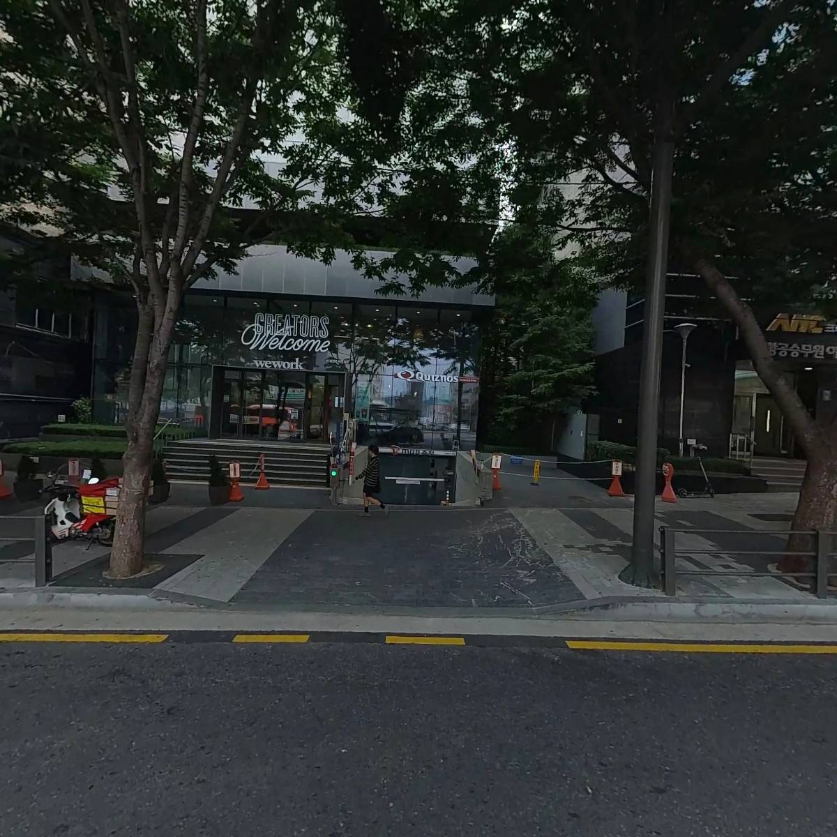 퀴즈노스서브신사위워크점